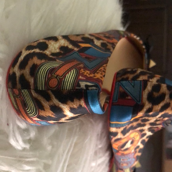 🖕🏽poshmark they kept my authentic shoes - Picture 6 of 8